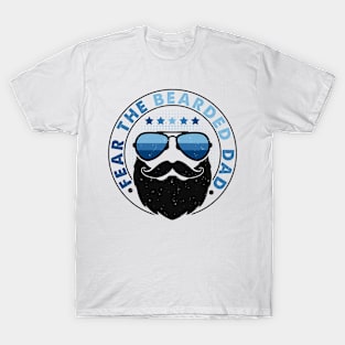 Fear the bearded Dad Retro Gift for Father’s day, Birthday, Thanksgiving, Christmas, New Year T-Shirt